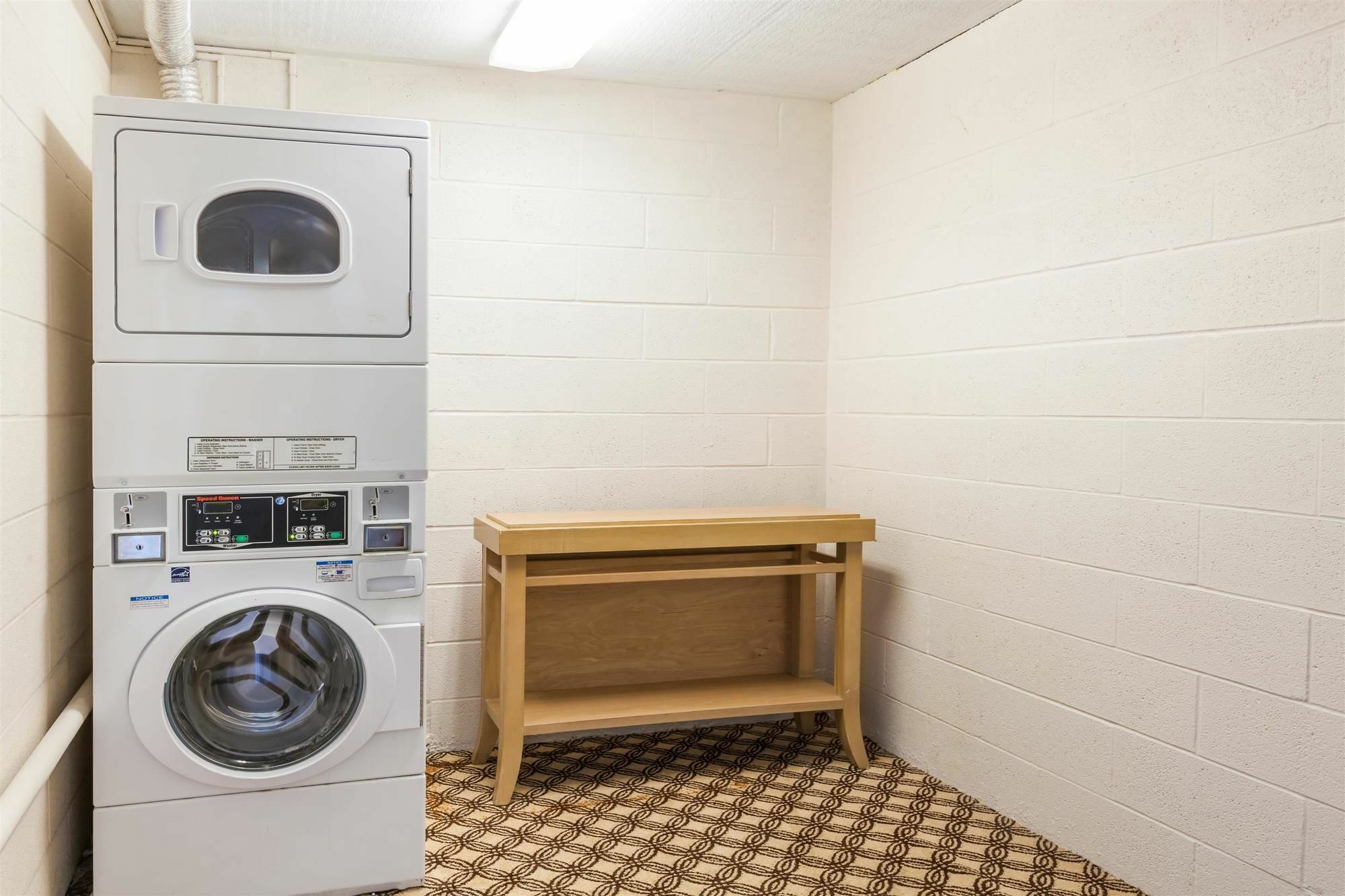 Days Inn Syracuse East Syracuse Dış mekan fotoğraf